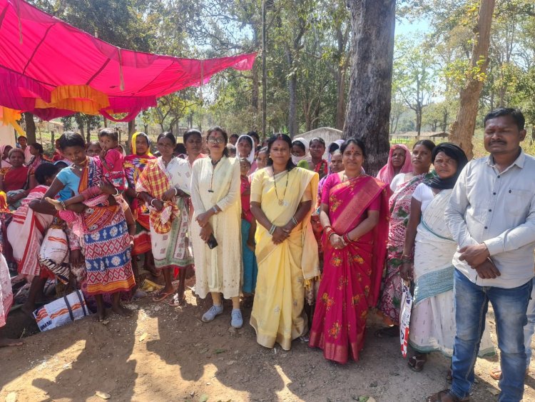 जनपद अध्यक्ष अनीता पोयाम ने ग्राम पंचायत चोकावाड़ा के आश्रित ग्राम माचकोट में नवीन राशन दुकान का किया उद्घाटन....