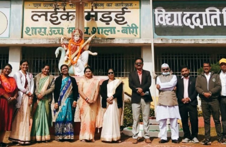 स्वामी आत्मानंद उत्कृष्ट विद्यालय बोरी, विकासखंड धमधा, जिला दुर्ग में शासन के कोविड-19 टीकाकरण महाअभियान