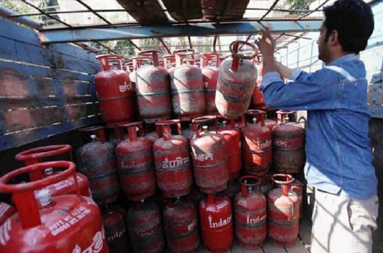 सस्ते हुए LPG सिलेंडर और विमान ईंधन के दाम, पेट्रोल-डीजल का रेट जस का तस