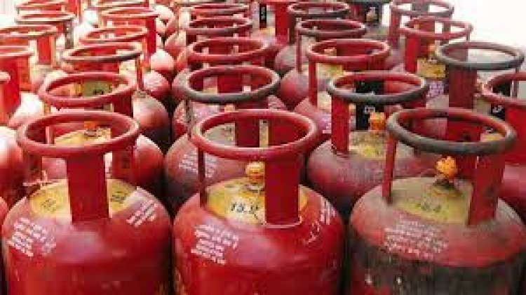 LPG सिलेंडर के फिर बढ़े दाम,  महंगाई की एक और मार..