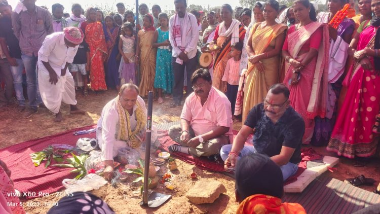 श्रीनदी पर दुलदुला -डीपाटोली मार्ग में बनेगा 5 करोड़ 50 लाख की लागत से बनेगा उच्चस्तरीय पुल, संसदीय सचिव यू.डी. मिंज ने किया कार्य का शुभारंम