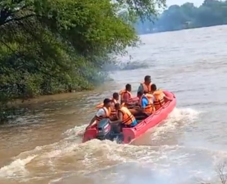 युवक-युवती में शिवनाथ नदी में लगाई छलांग...