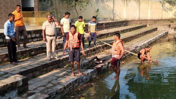 मंदिर परिसर में खुद पर आग लगाकर कुंड में कूद गया होटल कर्मी