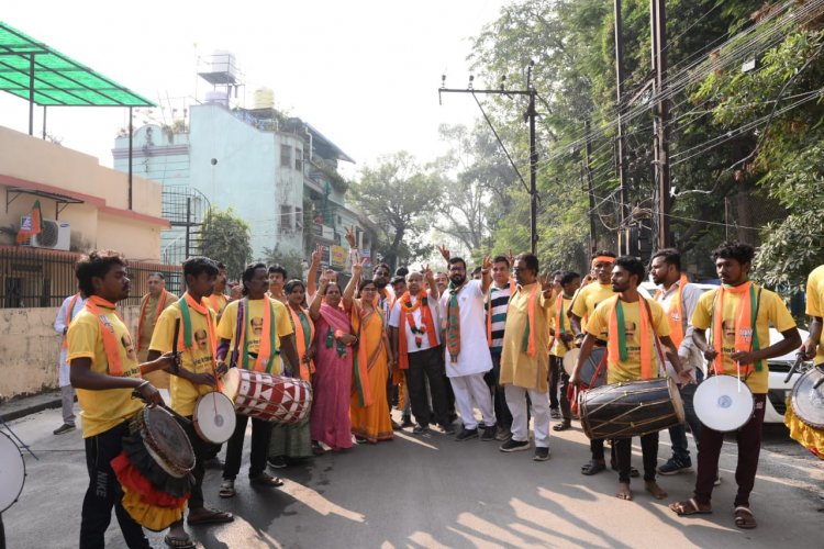 चारों ओर चर्चा का विषय बनी भाजपी प्रत्याशी पुरंदर मिश्रा की चुनावी तैयारी  - उम्मीदवारों को कड़ी टक्कर देने के लिए भाजपा ने झोंकी ताकत