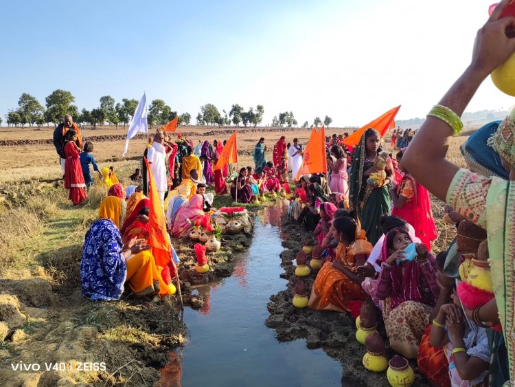 भक्तिमय हुआ नागेश्वर धाम मेडरपाठ  कलश यात्रा में शामिल हुए श्रद्धालु*