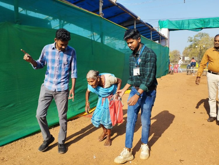 लोकतंत्र महापर्व युवाओं की भूमिका: नगर निकाय चुनाव में एन ई एस रासेयो स्वयंसेवकों का सराहनीय योगदान