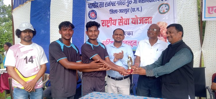एनएसएस स्थापना दिवस पर सेवा, अनुशासन और खेलभावना का संदेश