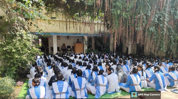 शासकीय कन्या उच्चतर माध्यमिक विद्यालय बगीचा में करियर गाइडेंस कार्यशाला से छात्राओं को मिली नई दिशा