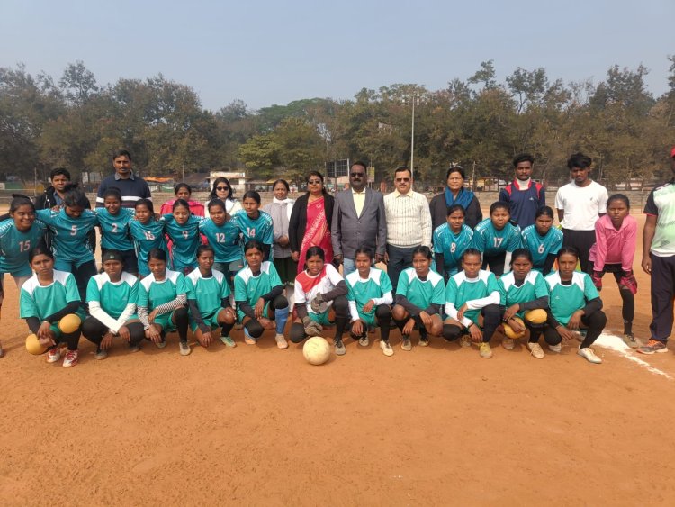 शासकीय राम भजन राय एन.ई.एस. महाविद्यालय, जशपुरनगर के द्वारा  रणजीता मैदान में अंतर-महाविद्यालयीन महिला फुटबॉल प्रतियोगिता का भव्य,  एवं सफल आयोजन किया गया।