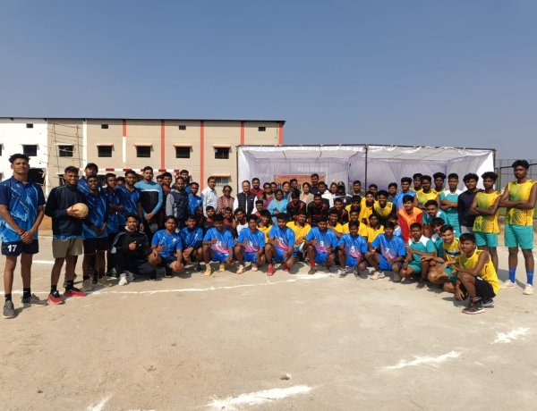 सेक्टर लेवल हैंडबॉल पुरुष स्पर्धा आयोजित दूसरे स्थान पर रही एनईएस काॅलेज की टीम